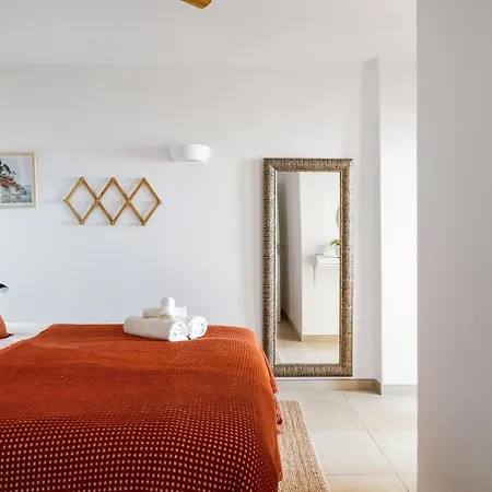 With Sea Views, Terrace & Pool, Apartament *