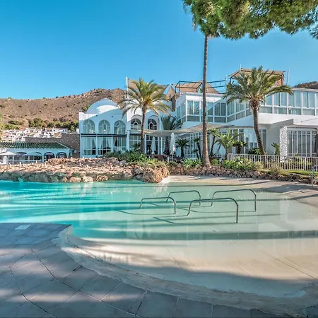 With Sea Views, Terrace & Pool, Apartament Nerja